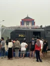 Polres Kubu Raya menyalurkan 6.000 liter air bersih kepada sekitar 150 warga Sungai Ambawang menggunakan Water Cannon. (Res-KKR)