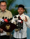 Menteri Kehutanan Raja Juli Antoni mengumumkan pembekuan izin enam perusahaan terkait karhutla di Kalimantan Tengah. (Foto: Setpres RI)