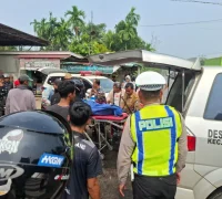 Kecelakaan tiga kendaraan di Jalan Raya Trans Kalimantan KM 22 Kubu Raya yang menyebabkan remaja 16 tahun meninggal dunia. (Foto: Res-KKR)