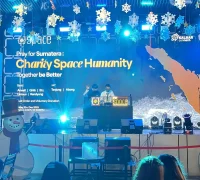 Suasana Charity “Space” Humanity di CW Space Pontianak yang memadukan pertunjukan musik dan penggalangan donasi untuk Aceh Tamiang.