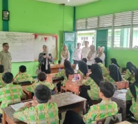 DPRD Pontianak meninjau kualitas makanan program MBG di dapur umum DPRD Pontianak meninjau kualitas makanan program MBG di dapur umum