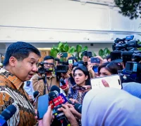 Maruarar Sirait, percepatan rumah subsidi Menteri PKP Maruarar Sirait bertemu Presiden Prabowo di Istana Merdeka membahas percepatan rumah subsidi. (BPMI Setpres)
