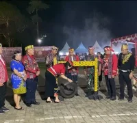 Pembukaan Gawe Dayak Naik Dango XXVI di Rumah Adat Dayak Kota Singkawang.