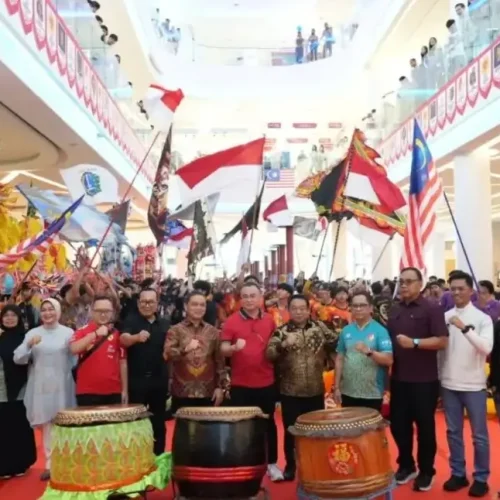Gubernur Ria Norsan dan Bupati Sujiwo membuka Independent Cup ke-5 di Kubu Raya