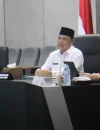 Gubernur Kalbar Ria Norsan menyampaikan capaian TPAKD pada Virtual Assessment TPAKD Award 2026 di Kantor Gubernur Kalimantan Barat.