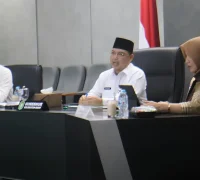 Gubernur Kalbar Ria Norsan menyampaikan capaian TPAKD pada Virtual Assessment TPAKD Award 2026 di Kantor Gubernur Kalimantan Barat.
