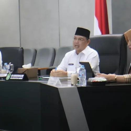 Gubernur Kalbar Ria Norsan menyampaikan capaian TPAKD pada Virtual Assessment TPAKD Award 2026 di Kantor Gubernur Kalimantan Barat.