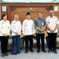 Gubernur Kalimantan Barat Ria Norsan menerima laporan kelolosan Kalbar sebagai salah satu dari 10 kandidat provinsi pada tahap wawancara Jamsostek Awards 2026 di ruang kerjanya, Pontianak.
