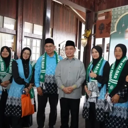 Ria Norsan melepas jemaah haji Muhammadiyah Kalbar di Pendopo Gubernur Kalimantan Barat (26/4/2026).