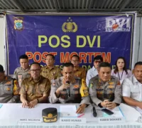 Jajaran Polda Sulut saat konferensi pers penanganan kebakaran Panti Werda di RS Bhayangkara Manado. (x.com/poldasulut_)