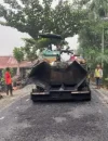 Pembangunan jalan poros Air Putih–Pinang Luar di Kecamatan Kubu, Kabupaten Kubu Raya, dilanjutkan bertahap untuk memperlancar mobilitas warga dan distribusi hasil perkebunan. (Foto: Prokopim KKR)