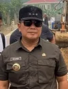 Bupati Kubu Raya Sujiwo meninjau pembangunan Jalan Kuala Dua–Sungai Asam. (Foto: Prokopim KKR)