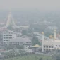 Kondisi kabut asap menyelimuti kawasan Kuching, Sarawak, saat kualitas udara memburuk. (Foto: Sarawak Edition)