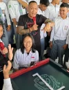 Jhon LBF bersama Marshel Widianto saat sosialisasi domino di SMA Negeri 3 Pontianak disambut antusias siswa.