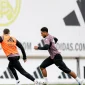 Jude Bellingham latihan bersama Real Madrid jelang Derby Madrid melawan Atletico Madrid.