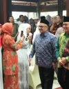 Gubernur Kalimantan Barat Ria Norsan mengukuhkan pengurus KBBI Saroha Kalbar periode 2026–2031 di Pendopo Gubernur.