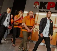 KPK menetapkan lima tersangka dalam kasus dugaan suap Dana Siap Pakai (DSP) BNPB dan menyita barang bukti senilai Rp5,47 miliar, termasuk uang tunai, emas batangan, tabungan emas, dan aset kripto. (Foto: KPK)