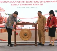Wakil Gubernur Kalimantan Barat Krisantus Kurniawan menghadiri peresmian program KUM Peduli untuk memperluas akses pembiayaan bagi UMKM di Hotel Mercure Pontianak.