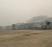 Kabut asap karhutla menurunkan jarak pandang dan mengganggu penerbangan di Kalimantan Barat. (Foto: hubud.kemenhub)