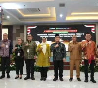Gubernur Kalbar Ria Norsan saat membuka PKN Tingkat II dan meluncurkan Corporate University Kalbar di Aula Garuda Kantor Gubernur Kalbar.