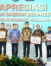 Wakil Gubernur Kalbar Krisantus Kurniawan menerima penghargaan Pemerintah Daerah Berprestasi 2026.