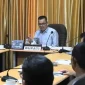 Bupati Kayong Utara Romi Wijaya memimpin rapat membahas 127 titik api dan penanganan Karhutla di Sukadana. (Foto: Prokopim KKU)