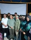 Gubernur Ria Norsan dan Erlina Ria Norsan meninjau dapur umum gotong royong warga untuk membantu penanganan karhutla di Kayong Utara.