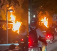 kebakaran di kawasan Jalan Ahmad Yani dekat deretan Polda Kalimantan Barat, Pontianak.