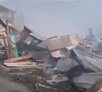 Kebakaran besar melanda Kampung Bahagia Sandakan dan menghanguskan permukiman warga.