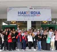 Kebersamaan anggota DWP Disbunak Kalbar pada peringatan Hari Ibu 2025. (instagram.com/adpim.provkalbar)