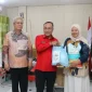 Wagub Kalbar Krisantus Kurniawan meninjau kegiatan donor darah ASN di BPSDM Provinsi Kalbar untuk membantu memenuhi kebutuhan stok darah.