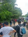 TKP kecelakaan truk dan dua motor di Jalan Sekadau-Sanggau.