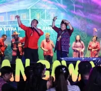 Wakil Gubernur Kalbar Krisantus Kurniawan saat menghadiri Grand Final Bujang Dara Gawai Kalbar 2026 di Rumah Radakng Pontianak.