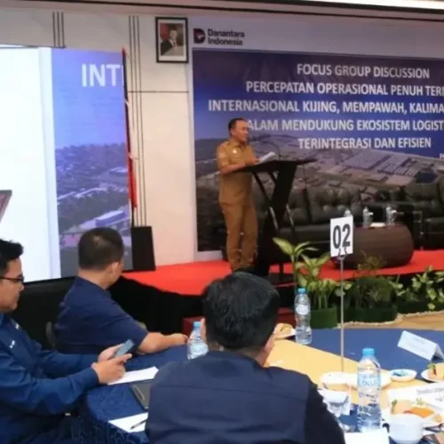 Wagub Kalbar Krisantus Kurniawan usai meninjau Pelabuhan Kijing di Mempawah.
