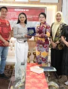 Krisdayanti saat melakukan kunjungan ke Wali Kota Singkawang di ruang kerja wali kota, Kamis (26/02/2026).