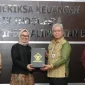 Sekda Kalbar Harisson menerima LHP Tematik Tahun Anggaran 2025 dari BPK Perwakilan Kalimantan Barat.