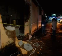 Kondisi rumah makan di Pontianak usai ledakan tabung gas LPG yang melukai tujuh orang.