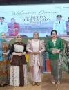Ketua Dekranasda Kalbar Hj. Erlina Ria Norsan saat menghadiri ajang Lenggang Wastra Kalbar Berdaya 2026 di Pendopo Gubernur Kalbar, Pontianak.