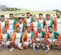 Gubernur Kalbar Ria Norsan membuka Liga 4 Piala Gubernur Zona Kalbar 2026 di Stadion SSA Pontianak. (instagram/@adpim.provkalbar)