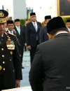 Presiden Prabowo Subianto melantik Listyo Sigit Prabowo sebagai Kepala Staf Kepresidenan dan Suyudi Ario Seto sebagai Kapolri di Istana Negara, Jakarta. (Foto: youtube.com/@SekretariatPresiden)