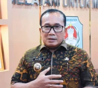 Bupati Kubu Raya Sujiwo menerima Camat Sungai Kakap dan Kepala Desa Jeruju Besar saat membahas hadiah Rp500 juta untuk Lomba Desa Tingkat Kabupaten.