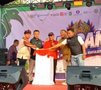 Wagub Krisantus Kurniawan membuka Lomba Tari Multi Etnis Kalbar di PACAK 2026