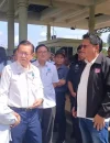 Menteri Perhubungan Sarawak Lee Kim Shin meninjau ICQS Lubok Antu untuk mempercepat operasional bus lintas negara rute Kuching–Putussibau.