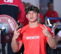 Atlet para angkat berat Indonesia Mabruk Arib Dzaky meraih medali emas kelas 59 kg di ASEAN Para Games 2026 Thailand. (instagram.com/dzakyjeee)