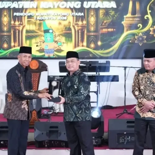 Gubernur Kalbar Ria Norsan menghadiri Malam Ta'aruf MTQ ke-34 Tingkat Provinsi Kalimantan Barat di Pendopo Bupati Kayong Utara.