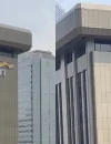 Logo Mandiri dicopot dari Gedung Bank Mandiri di Jalan M.H. Thamrin, Jakarta Pusat. (Foto : threads.com/@jeff_deo)