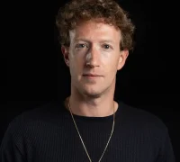 Mark Zuckerberg CEO Meta terkait persaingan dan pengembangan AI open-source,