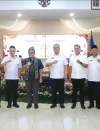 Sekda Kalbar Harisson memberikan arahan kepada generasi muda dalam sharing session di Kantor Wali Kota Pontianak tentang peningkatan kompetensi dan integritas.