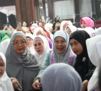 Erlina Ria Norsan menghadiri Safari Dakwah Maulid Nabi di Pendopo Gubernur Kalbar.