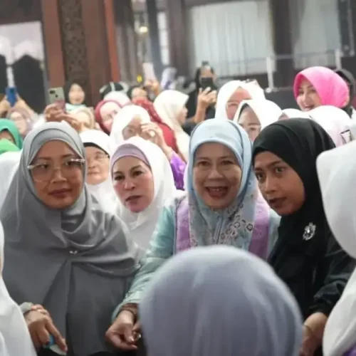 Erlina Ria Norsan menghadiri Safari Dakwah Maulid Nabi di Pendopo Gubernur Kalbar.